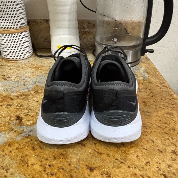 Hoka Tivra size 9.5 - Picture 4 of 9